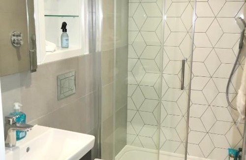 London Borough of Croydon Apartment | Luxury Capella Court