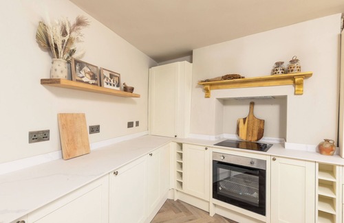 Grangetown House | Luxury Cardiff Townhouse, 5 bedrooms, sleeps up to 12 guests