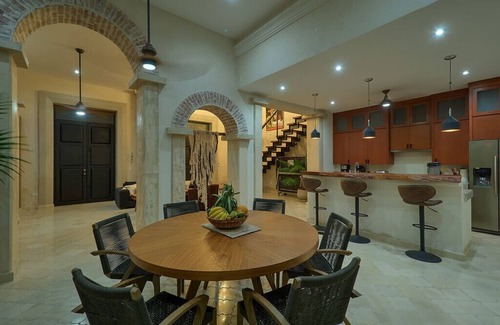 Barrio de Santiago House | Luxury Casa Lourdes in Merida, Centro