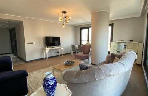 Kagithane Apartment | Luxury Central Fully Equipped 3BR 2BA Apartment by Siena Suites
