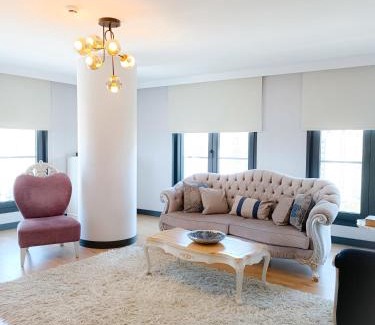 Kagithane Apartment | Luxury Central Fully Equipped 3BR 2BA Apartment by Siena Suites