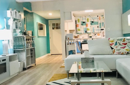 North Arroyo House | Luxury Chic Family Getaway w/hot-tub and PVT patio