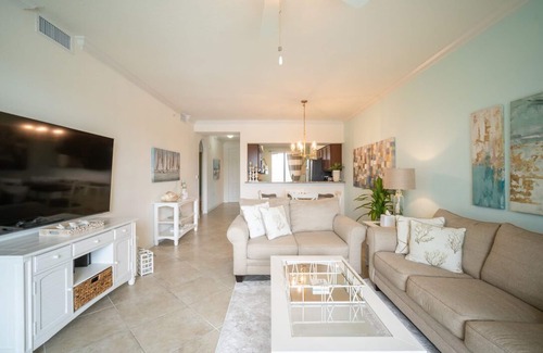 Lakewood Ranch Condo | Luxury Condo in Upscale Lakewood National Golf CommunitynExperience the Best