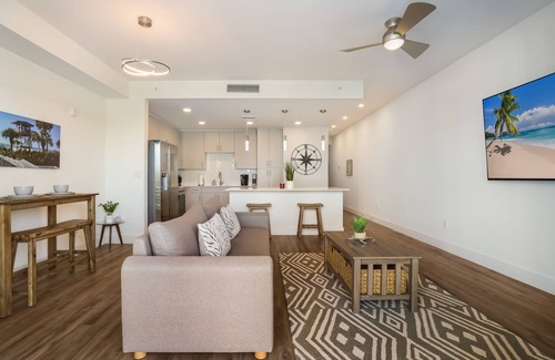 North Trail Condo | Luxury Condo with Xtra Large Patio & Pool Views