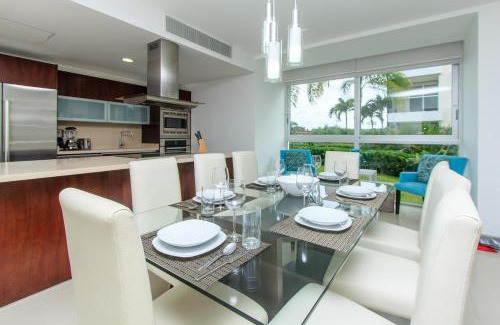 Puerto Juarez Apartment | Luxury Condos at Mareazul Beachfront Complex with Resort-Style Amenities