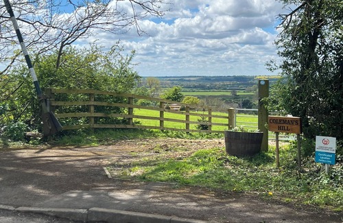 Woodford Halse RV Rental | Luxury, cosy bell tent with gorgeous view