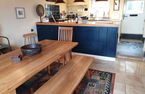 Wells-next-the-Sea Cottage | Luxury Cottage with Spectacular Views and Terrace Overlooking the Creek