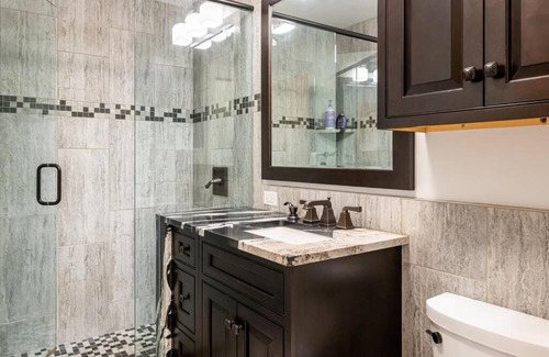 Oakley House | Luxury Cottage just 5 miles to downtown Asheville
