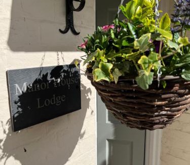 Northway Apartment | Luxury Cottage with Garden