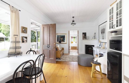 Witta House | Luxury Designer Country Cottage Escape