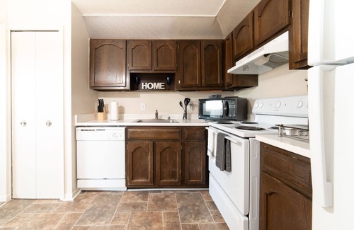 Southfield Apartment | LUXURY DOWNTOWN APARTMENT
