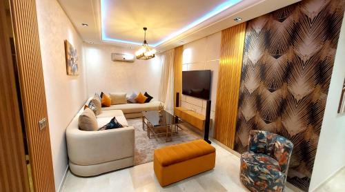 SOUR JDID Apartment | luxury downtown apartment of 80m2 in front of Hassan 2 Mosquē and sea from family , pour famille , INTERDIT COUPLES ARAABIC NON MARIÉ, FORBIDDEN UNMARRIED ARAABIC COUPLES basement car park
