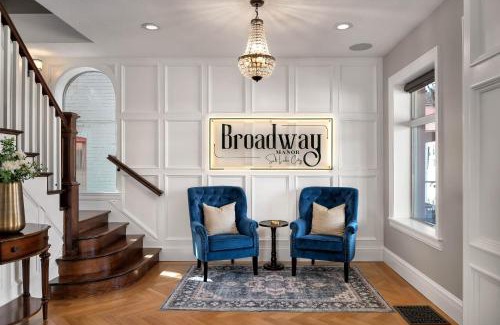 Downtown Salt Lake City House | Luxury Downtown Retreat 4br W Hot Tub & Views
