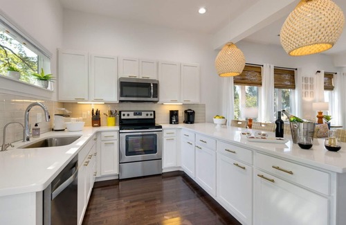 Chestnut Hill House | Luxury@Dwell/Rooftop With Views/Mins to Downtown