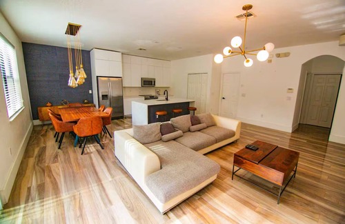 Lake Berkley House | Luxury Escape in Kissimme w/Pool near Disney