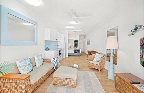 Trinity Beach Apartment | Luxury Escape in Trinity Beach!