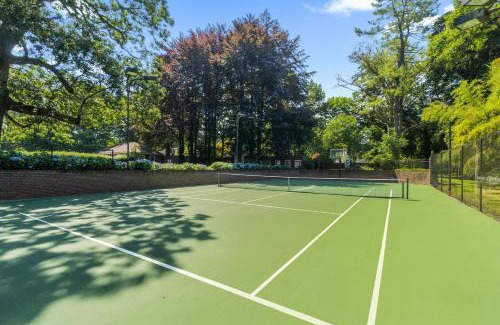Fairfield House | Luxury Estate Heated Pool - Tennis - Gym - Sauna!