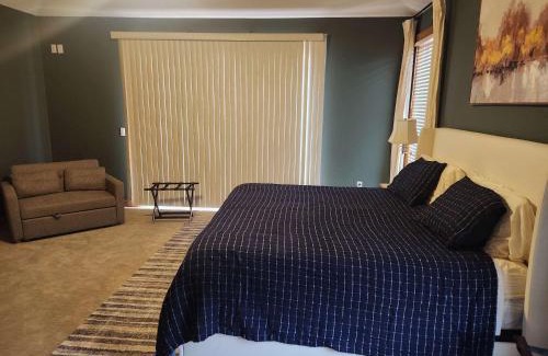 Big Stone City House | Luxury Family 5BR Lakefront private boat launch