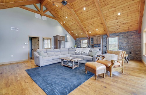 Honesdale Other | Luxury Farmhouse! Private Hiking Trails - Endless Views - Firepit - 4 Fireplaces