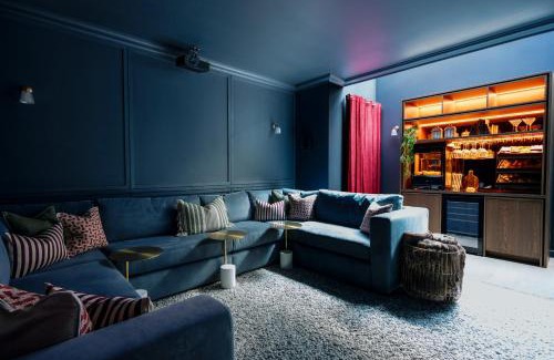 Parsons Green and Walham Apartment | Luxury Fulham Townhouse with cinema room