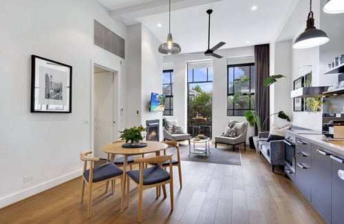 Geelong Apartment | Luxury Garden Apt - Walk To CBD