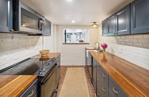 Historic Downtown Savannah Apartment | Luxury Garden On Jones