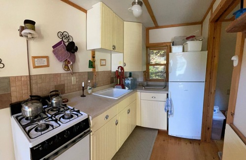 Chester Cabin | Luxury Glamping Cabin. Close to hiking and 15 minutes from Ski Area