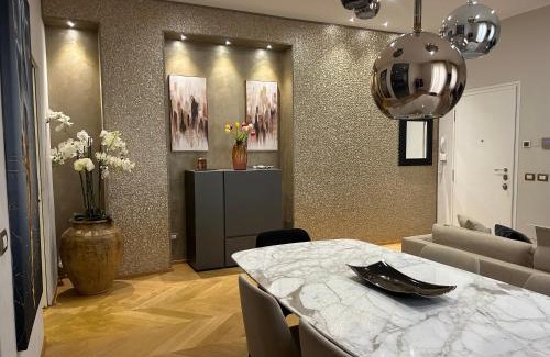 Central Station Apartment | Luxury Gold Apartment