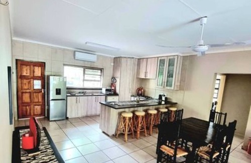 Marloth Park House | Luxury Guesthouse Co @ TreasureHouse