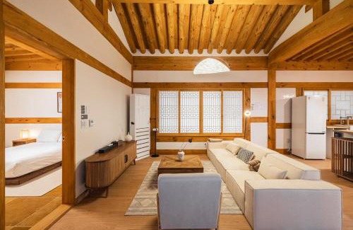 Gimpo Apartment | Luxury Hanok Blue Serenity
