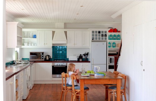 Voelklip Villa | Luxury Historic Villa, Best Position In Hermanus with inverter for blackouts!