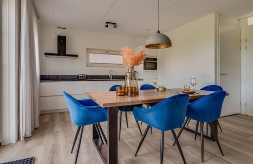 Ossenisse House | Luxury Holiday Home With hot Tub, in Zeeland