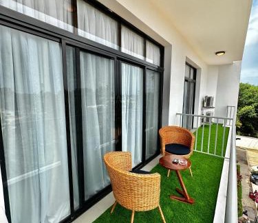 Dar es Salaam Apartment | Luxury home 75”TV, 5mins from City Center & Beach