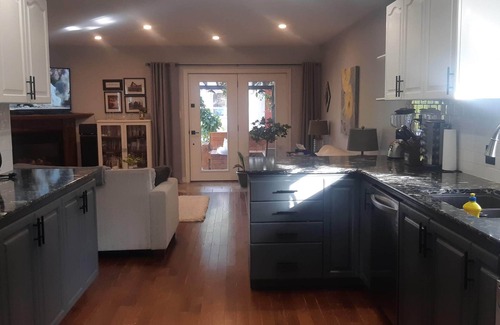 Lindsay House | Luxury home backyard paradise, salt water pool heated May to Oct. . 3bdrm 2 bath
