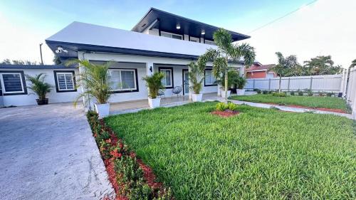 Hialeah House | Luxury Home by Miami Int Airport