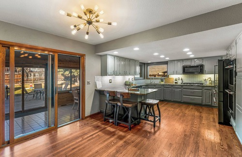 Scenic Heights House | Luxury Home/Hot Tub/Theater/4,500 Sq. Ft./Near Olde Town Arvada