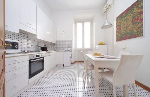 Rione XI Sant'Angelo Apartment | Luxury home in the Ghetto's heart