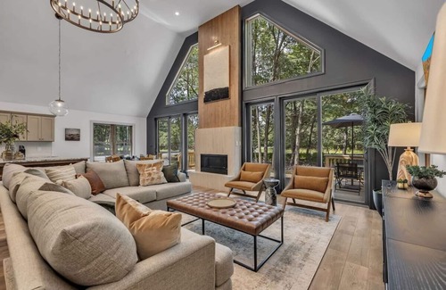 Albrightsville House | Luxury, Hot Tub, Game Room, Dog Friendly, Resort