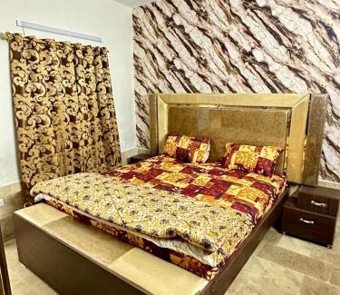 Gulshan-e-Iqbal Apartment | Luxury House In Karachi 2 bed room
