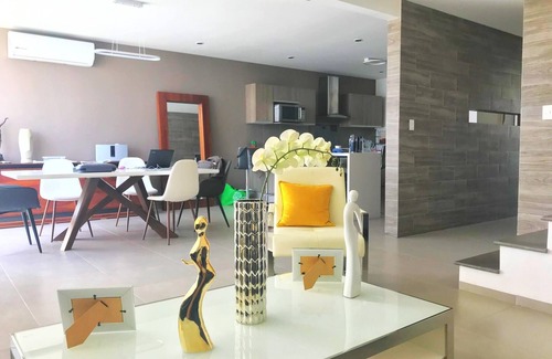El Marques House | Luxury house with all the amenities Gym Seg Aa cal Pool Tv Wifi