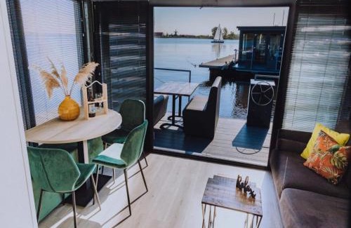 Municipality of Uitgeest Boat Rental | Luxury Houseboat Getaway