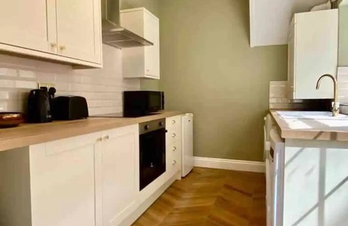 Newcastle-upon-Tyne Apartment | Luxury Indoor Hot Tub entire apartment close to city centre
