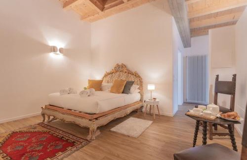 San Fermo della Battaglia Apartment | Luxury Apartments in Villa Cardinal Ciceri by Rent All Como