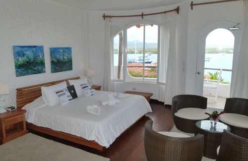 Bahia de la Academia Resort | Luxury Jacuzzi Suite On The Bay w/City, Harbor & Ocean Views (READ AD FIRST)