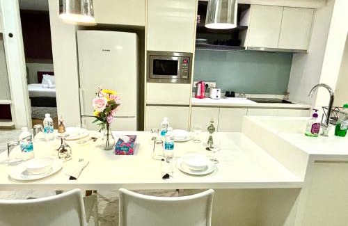 Golden Triangle Apartment | Luxury klcc Platinum Suites By Classy Stay