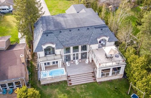 Innisfil Cottage | Luxury Lake Simcoe Waterfront Cottage