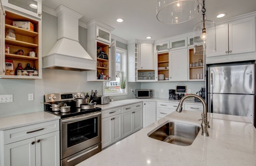 Bayberry House | Luxury Lakefront Family Retreat