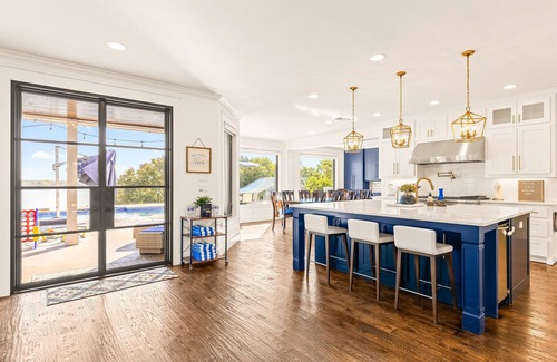 Azle House | Luxury Lakefront | Hot Tub, Pool & Chef’s Kitchen!