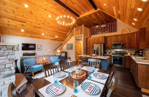 Treasure Lake Ski Chalet | Luxury Lakefront Oasis
