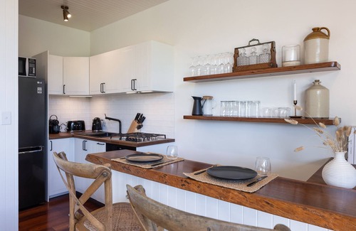 Coomba Bay House | Luxury Lakefront Suite